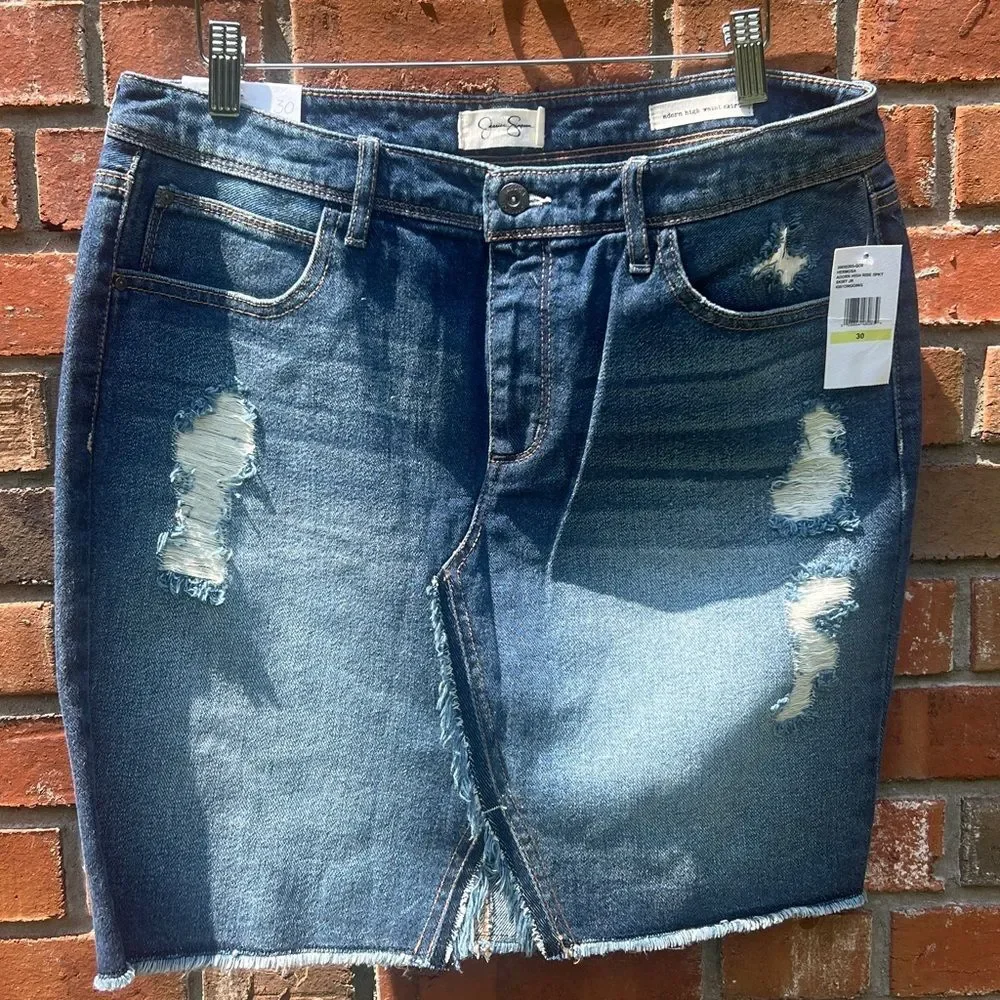 NWT Hand-painted Jessica Simpson Denim Skirt with Mona Lisa Pocket Size 30 - Picture 2 of 6